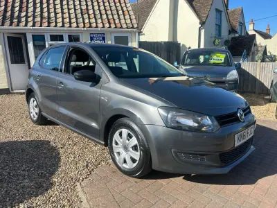 Begagnad VW Polo S 2011 Grå Halvkombi