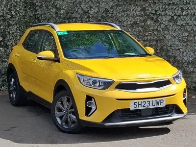 Used Kia Stonic 99 HP (72 kW) 2023 Yellow SUV
