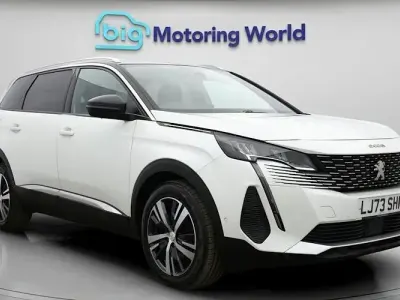 Second-hand Peugeot 5008 Allure+ 131 CP (96 kW) 2023 Alb SUV