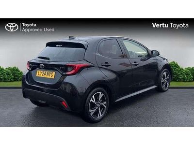 Used Toyota Yaris Hybrid Design 116 HP (85 kW) 2024 Black Hatchback