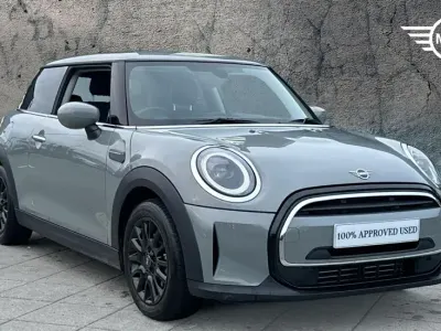 Usado Mini Cooper Classic 134 CV (98 kW) 2022 Gris Utilitario