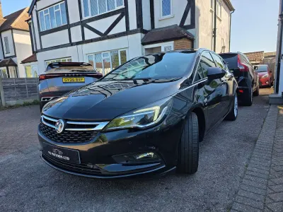 Used Vauxhall Astra SRi 150 HP (110 kW) 2016 Black Hatchback