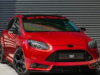Used Ford Focus ST 250 HP (183 kW) 2013 Red Hatchback