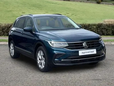 Używany VW Tiguan Life 150 KM (110 kW) 2021 Niebieski SUV