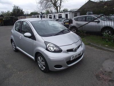 Silver Used 2011 Toyota Aygo Hatchback | £3,995 (A bit pricey)