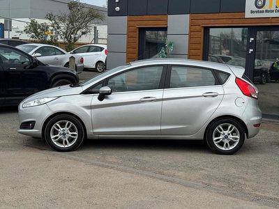 Used Ford Fiesta Zetec 75 HP (55 kW) 2015 Silver Hatchback