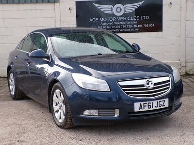 Used Vauxhall Insignia SRi 160 HP (117 kW) 2011 Blue Hatchback