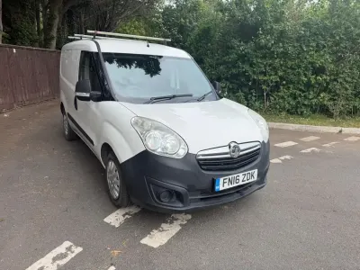 Używany Vauxhall Combo 2016 Biały Minivan