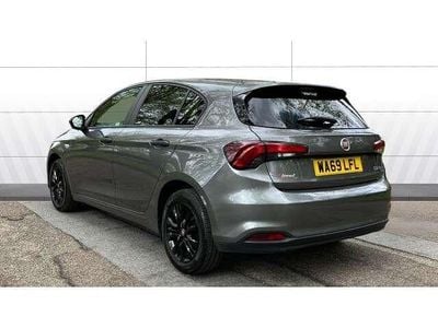 Begagnad Fiat Tipo Easy 120 HK (88 kW) 2019 Grå Halvkombi