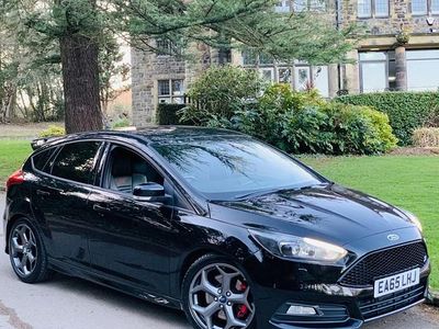 Used Ford Focus ST 185 HP (136 kW) 2015 Black Hatchback