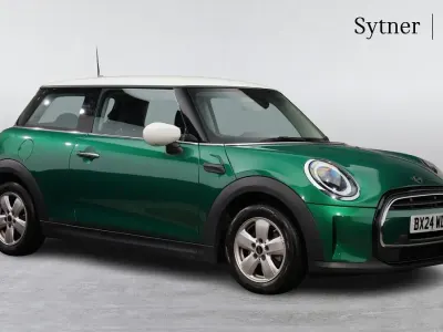 Used Mini Cooper Classic 134 HP (98 kW) 2024 Green Hatchback
