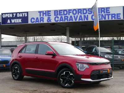 Usado Kia e-Niro 67 kW (92 HP) 2023 Vermelho SUV