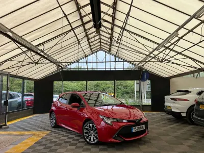 Used Toyota Corolla Design 122 HP (89 kW) 2020 Red Hatchback