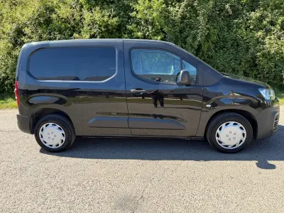 Usado Citroën Berlingo 100 HP (73 kW) 2021 Preto Monovolume