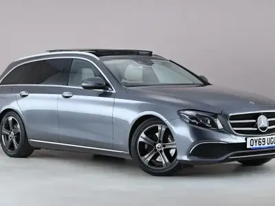Usado Mercedes E220 Premium Plus 194 HP (142 kW) 2019 Cinzento Carrinha