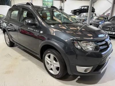 Used Dacia Sandero Lauréate 90 HP (66 kW) 2016 Grey Hatchback