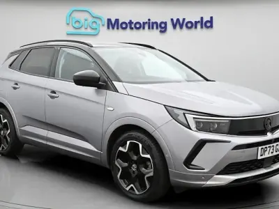 Second-hand Vauxhall Grandland X Ultimate 131 CP (96 kW) 2023 Gri SUV