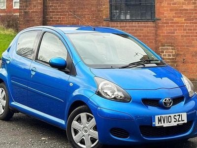 Used Toyota Aygo 67 HP (49 kW) 2010 Blue Hatchback