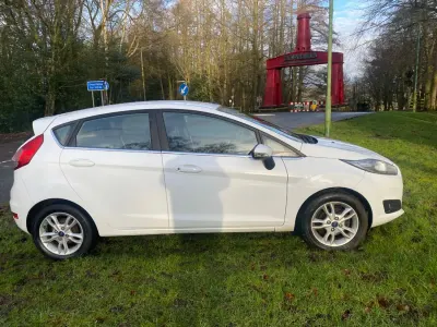 Used Ford Fiesta Zetec 2017 White Hatchback