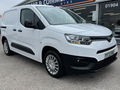 Used Toyota Proace 120 HP (88 kW) 2023 White MPV