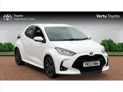 Used Toyota Yaris Hybrid Design 116 HP (85 kW) 2023 White Hatchback