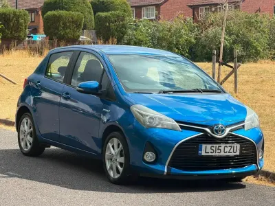 Used Toyota Yaris 2015 Blue Hatchback