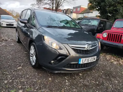 Used Vauxhall Zafira SRi 140 HP (102 kW) 2016 Grey MPV