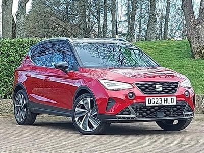 Używany Seat Arona FR Sport 110 KM (80 kW) 2023 Czerwony SUV