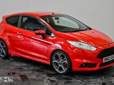 Usado Ford Fiesta ST 182 HP (133 kW) 2013 Vermelho Citadino