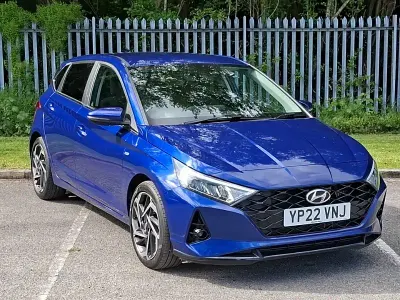 Używany Hyundai i20 Premium 100 KM (73 kW) 2022 Niebieski Hatchback