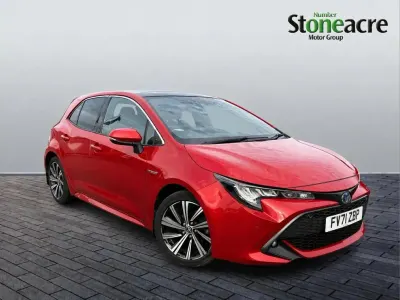 Used Toyota Corolla Design 122 HP (89 kW) 2022 Red Hatchback