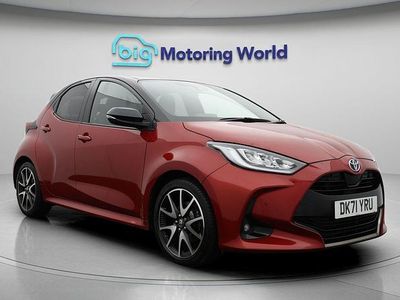 Used Toyota Yaris Hybrid 116 HP (85 kW) 2021 Red/black Hatchback