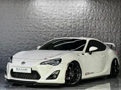 Used Toyota GT86 GT 300 HP (220 kW) 2014 White Coupe