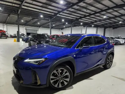 Usado Lexus UX Sport Line 184 HP (135 kW) 2021 Azul SUV