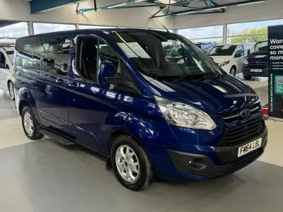 Usado Ford Tourneo Limited 125 CV (91 kW) 2015 Azul Monovolumen