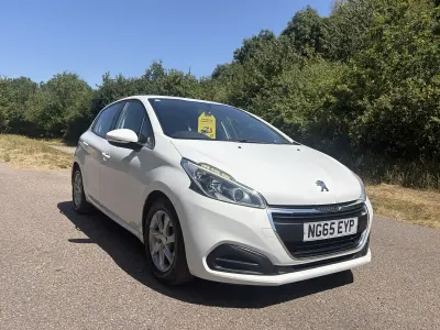 Used Peugeot 208 Active 2016 White Hatchback
