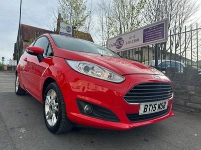 Used Ford Fiesta Zetec 82 HP (60 kW) 2015 Red Hatchback