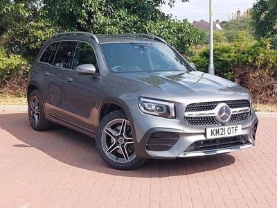 Mercedes GLB220