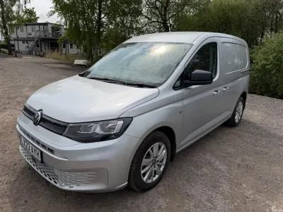 Usado VW Caddy Pro 102 HP (75 kW) 2023 Prateado Monovolume