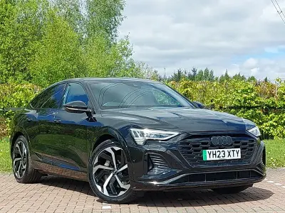 Usado Audi Q8 e-tron Black Edition 250 kW (340 HP) 2023 Preto SUV