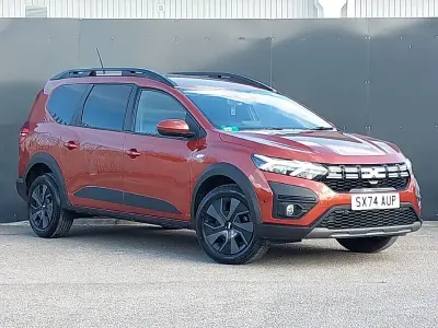 Używany Dacia Jogger Expression 109 KM (80 kW) 2025 Brązowy Minivan