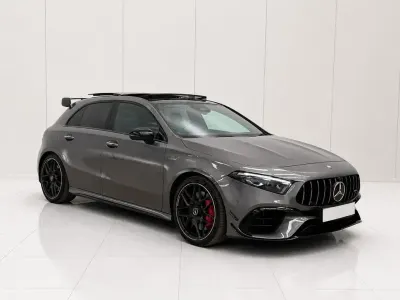 Usado Mercedes A45 AMG 421 HP (309 kW) 2023 Cinzento Citadino