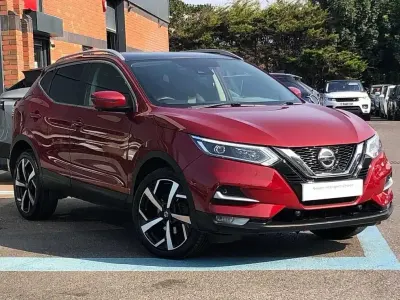 Used Nissan Qashqai N-Motion 138 HP (101 kW) 2021 Red SUV