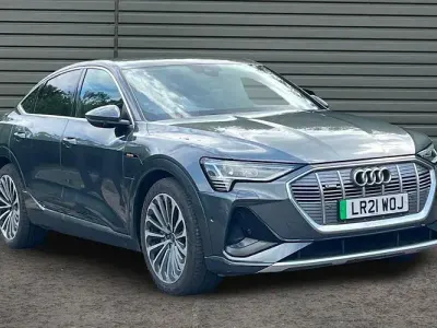 Usado Audi e-tron Sportback S-Line 300 kW (408 HP) 2022 SUV