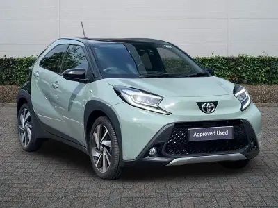 Used Toyota Aygo X 72 HP (52 kW) 2024 Tarragon bitone SUV