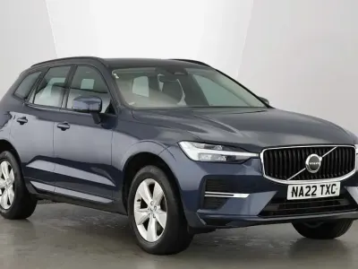 Used Volvo XC60 Momentum 247 HP (181 kW) 2022 Blue SUV