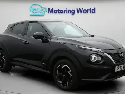Begagnad Nissan Juke N-Connecta 143 HK (105 kW) 2022 Svart SUV