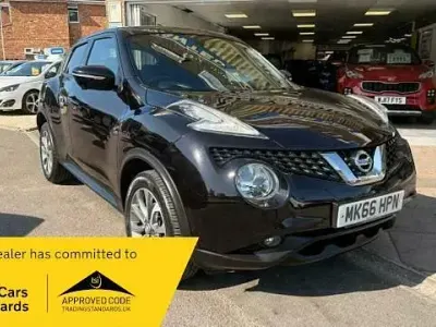 Used Nissan Juke Tekna 115 HP (84 kW) 2016 Black pearl metallic SUV
