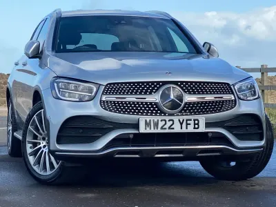 Begagnad Mercedes GLC300 AMG Line Premium 240 HK (176 kW) 2022 Silver Kombi