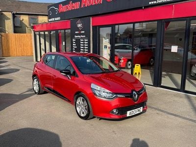Used Renault Clio IV Dynamique 75 HP (55 kW) 2013 Red Hatchback